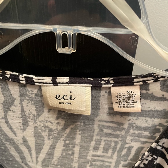 ECI V Cut Blouse - Picture 2 of 2